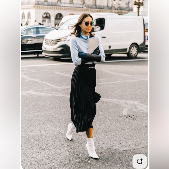 White booties - Picture 1 of 7